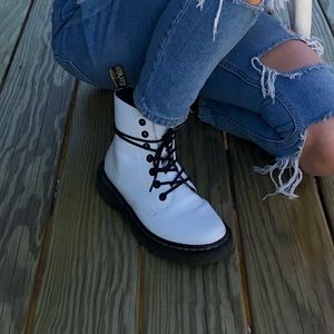 Dr. Marten Women’s Luana in White